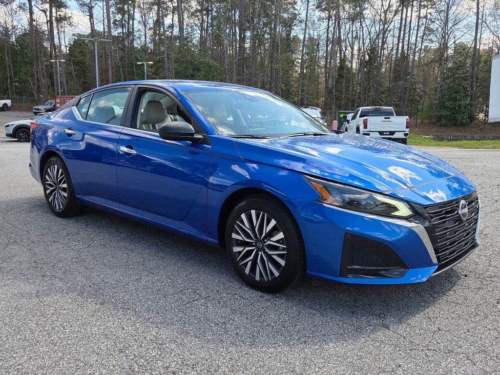 2025 Nissan Altima SV