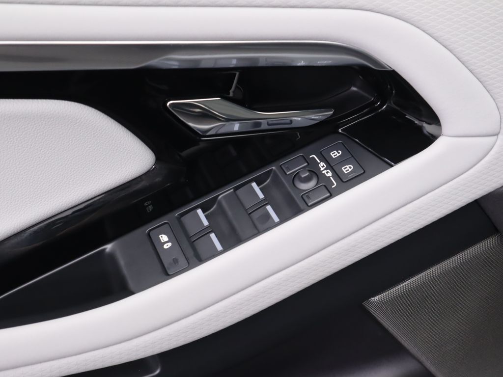 2023 Land Rover Range Rover Evoque Dynamic 24