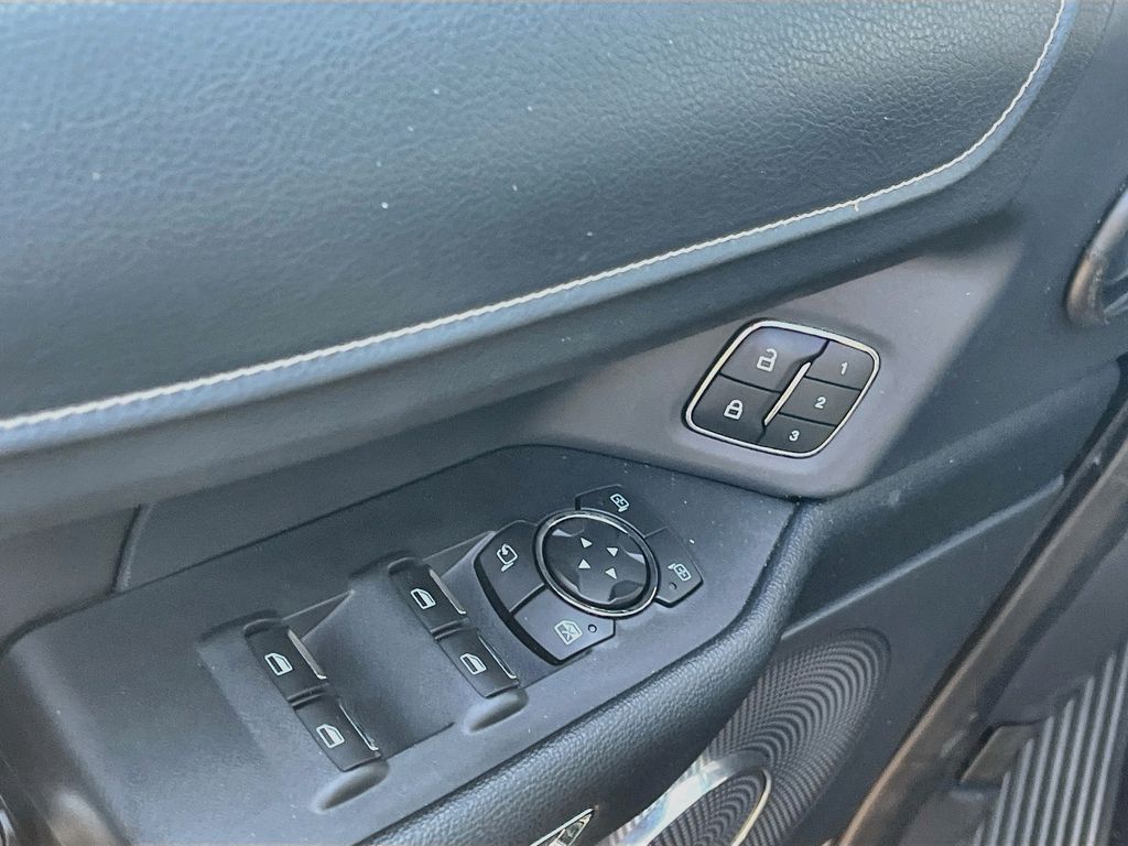 Used 2022 Blue Ford XLT image 18