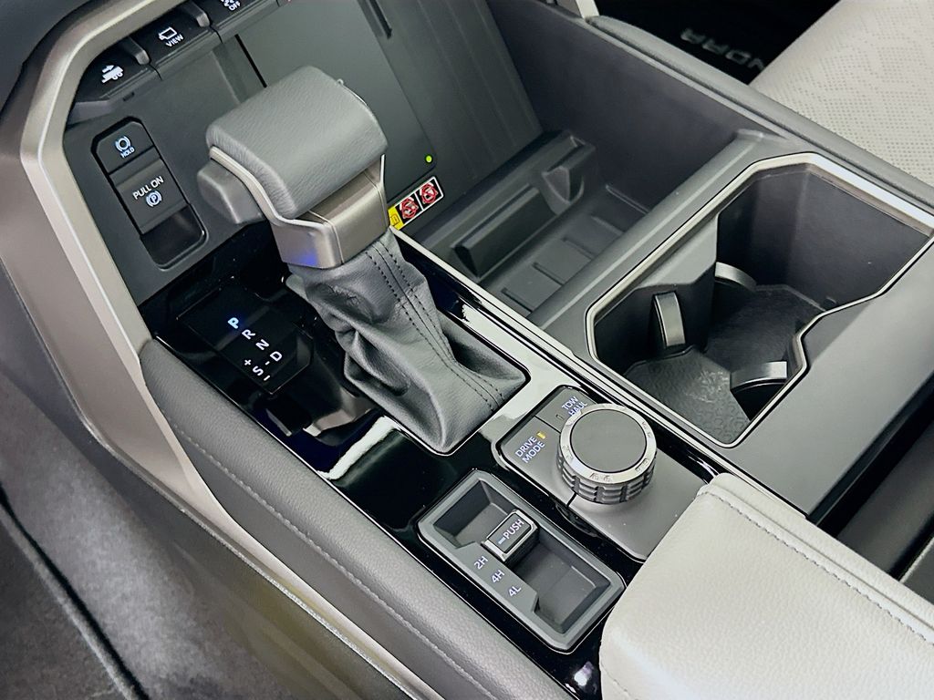 2025 Toyota Tundra Limited 16
