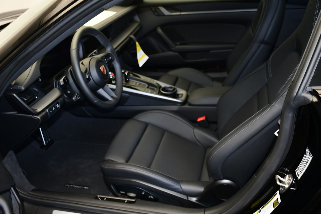 Thumbnail: 2026 Porsche 911 - 6