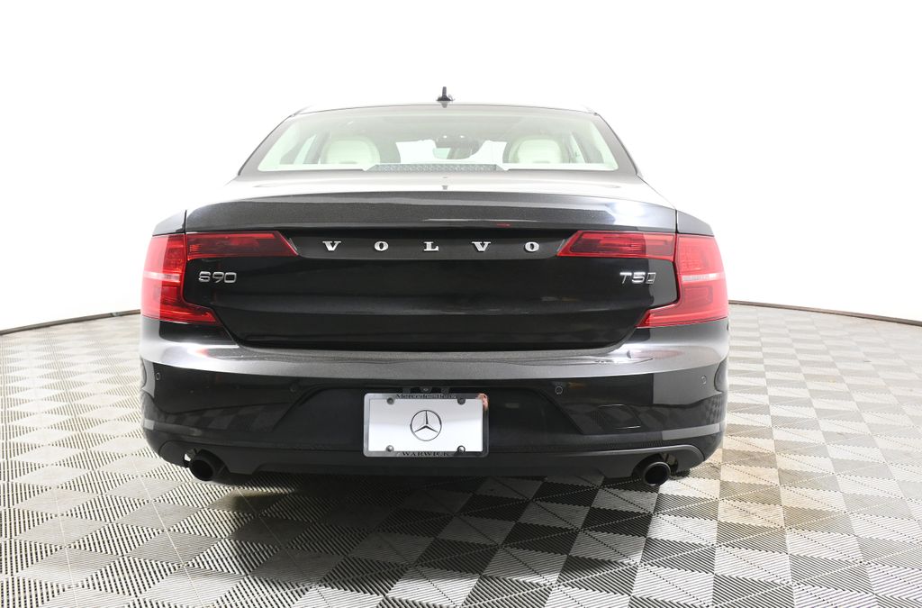 Thumbnail: 2018 Volvo S90 - 6