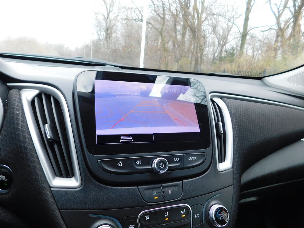 Thumbnail: 2023 Chevrolet Malibu - 7