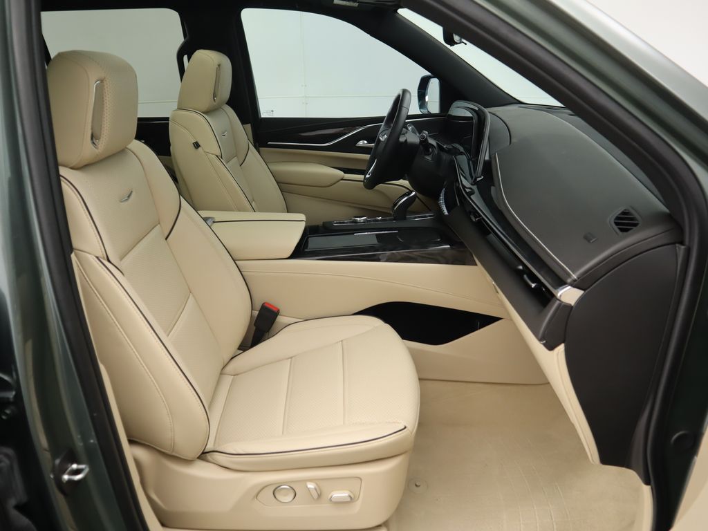 2024 Cadillac Escalade Premium Luxury 23