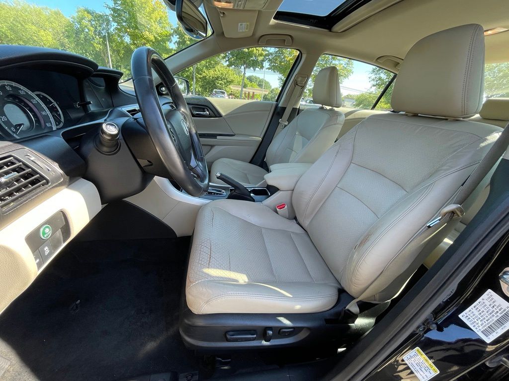 Thumbnail: 2015 Honda Accord - 27
