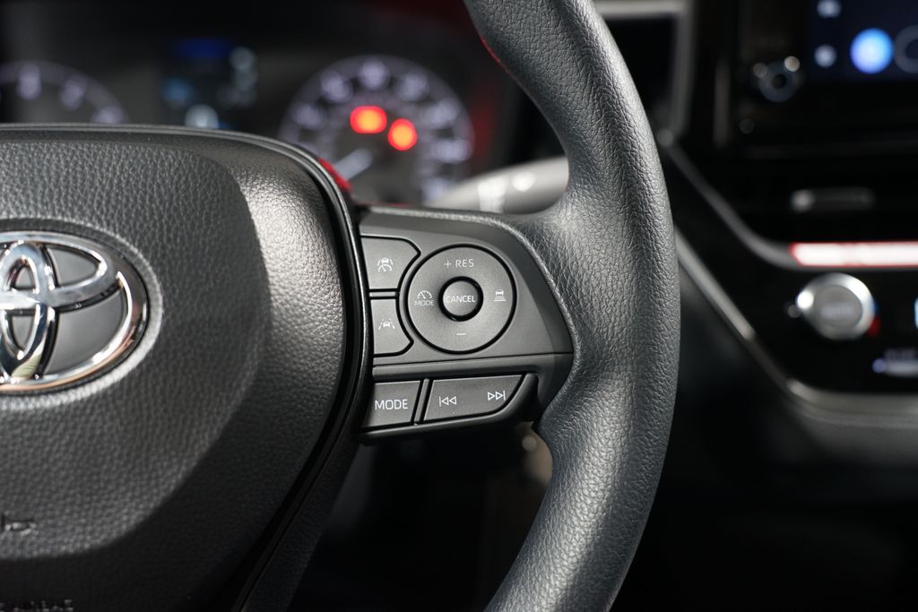 2025 Toyota Corolla LE 13