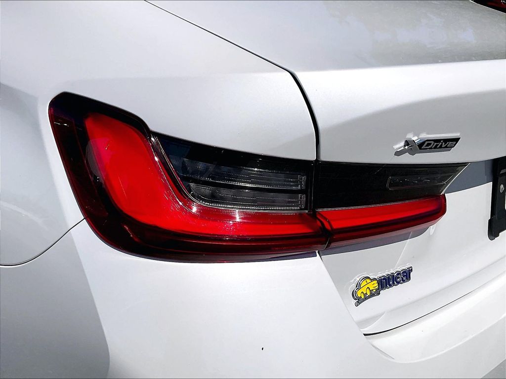 2023 BMW 3 Series — photo 31