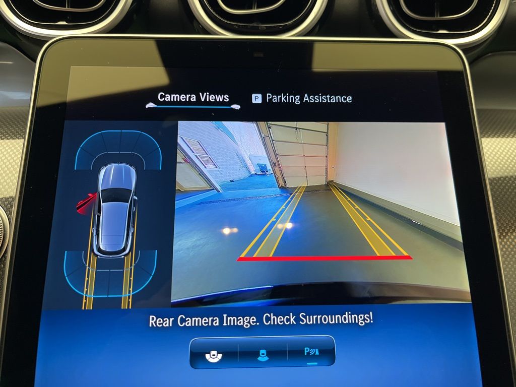 Thumbnail: 2025 Mercedes-Benz GLC - 18