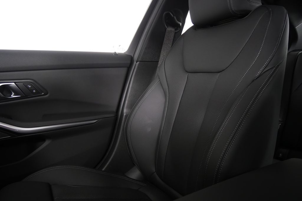 Thumbnail: 2026 BMW 3 Series - 23