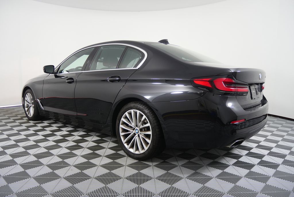 Thumbnail: 2021 BMW 5 Series - 5