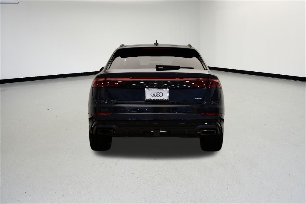 Thumbnail: 2026 Audi Q8 - 4