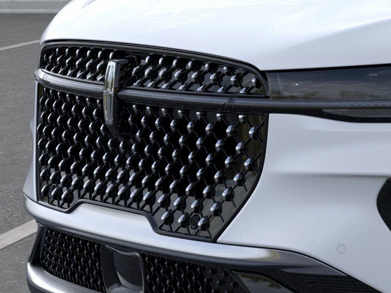 New 2026 White Lincoln Premiere image 17