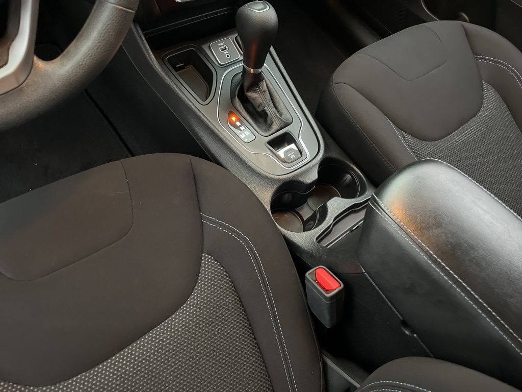 Thumbnail: 2021 Jeep Cherokee - 19