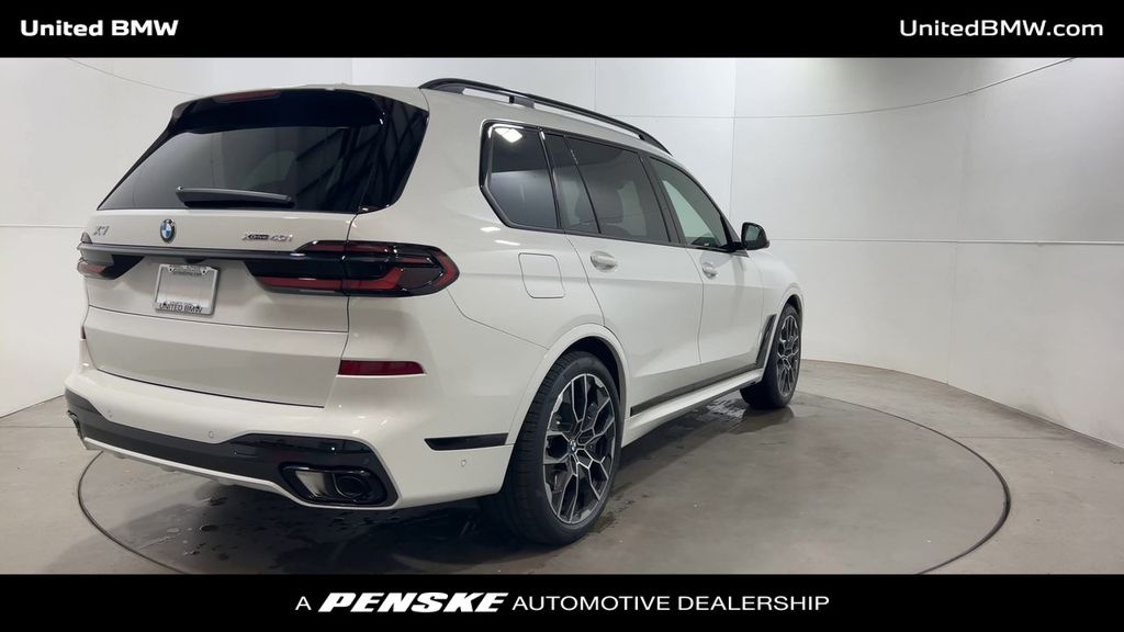 Thumbnail: 2026 BMW X7 - 8