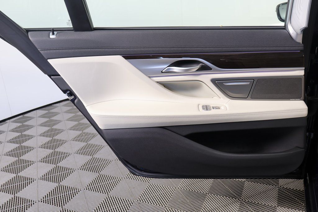 Thumbnail: 2020 BMW 7 Series - 13