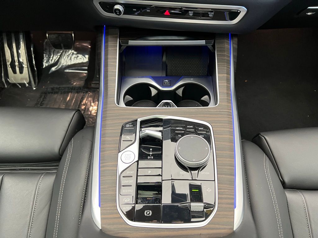 Thumbnail: 2024 BMW X7 - 13