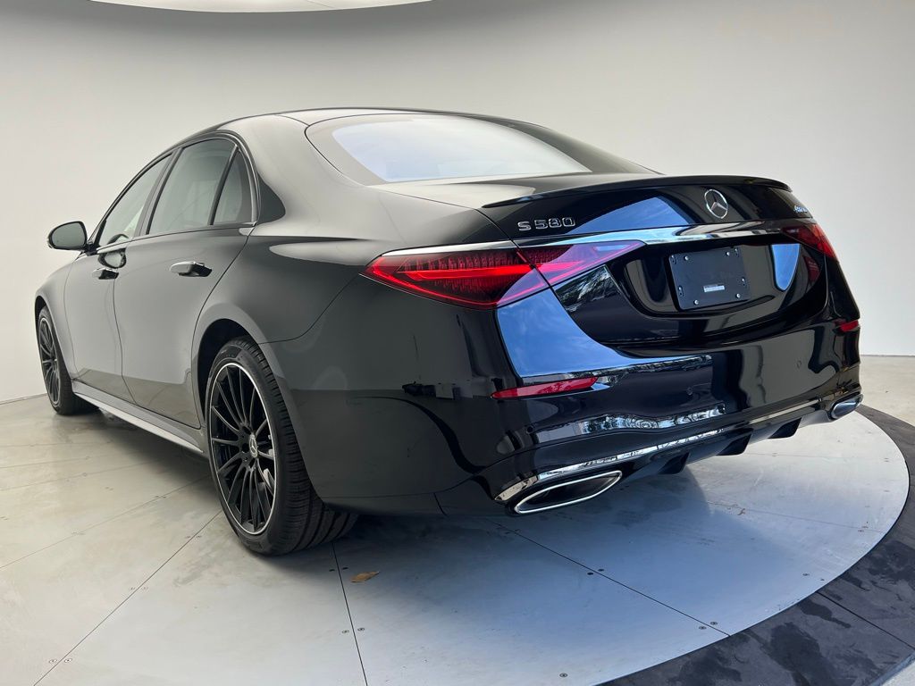 Thumbnail: 2024 Mercedes-Benz S-Class - 3