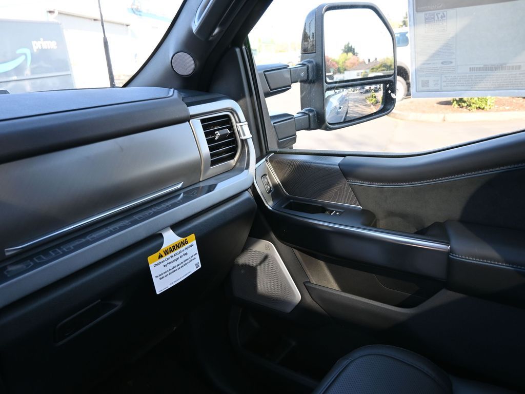 2025 Ford F-350 Super Duty Platinum