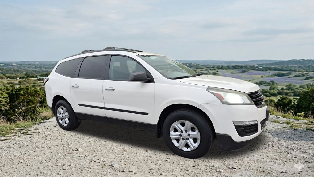 White 2015 Chevrolet Traverse LS FWD SUV / Crossover Front-Wheel Drive 6-Speed Automatic