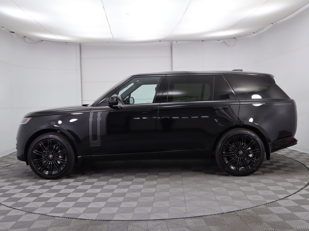 2025 Land Rover Range Rover SE 8