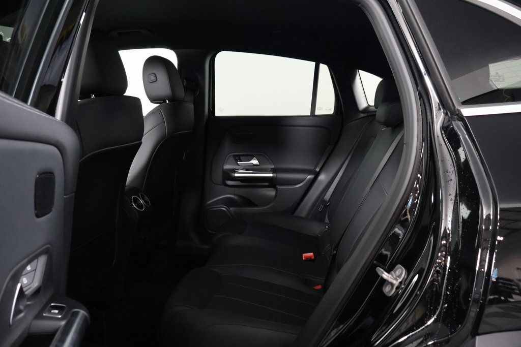 Thumbnail: 2025 Mercedes-Benz GLA - 6