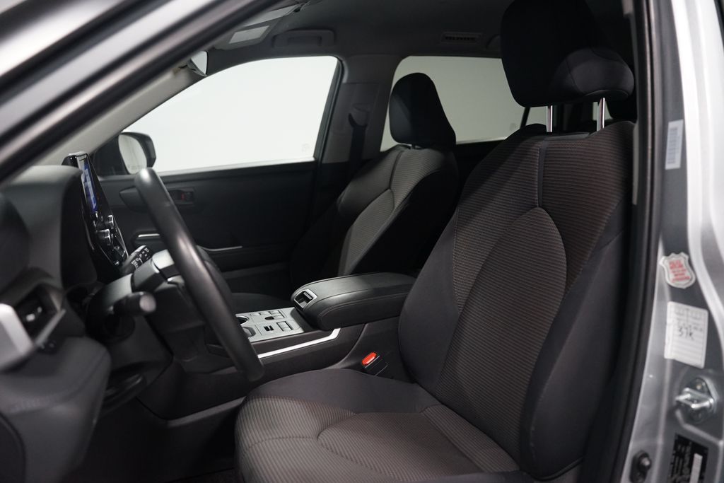 Thumbnail: 2024 Toyota Highlander - 12