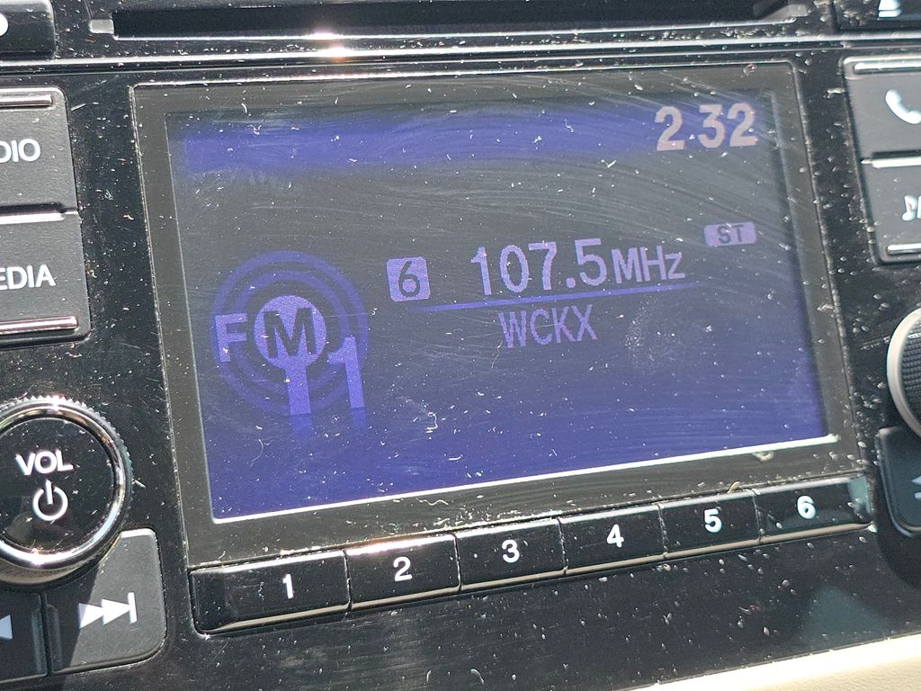 Used 2022 Silver Honda LX image 25
