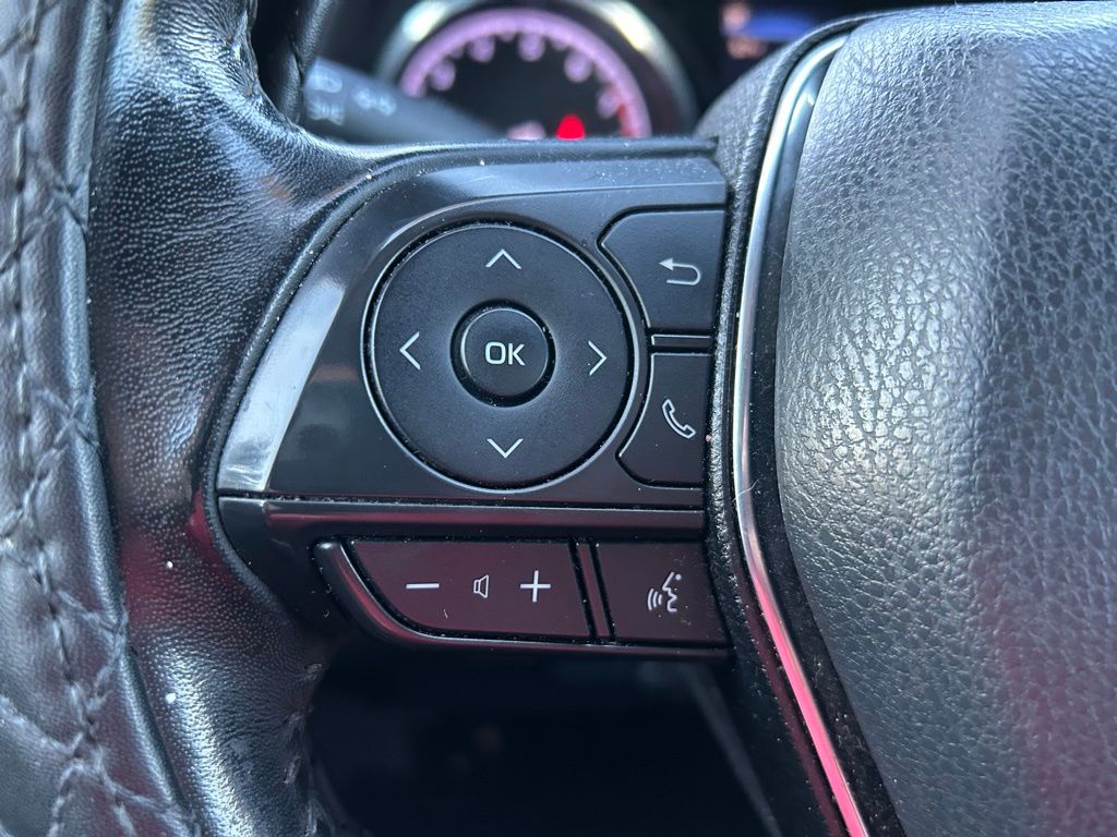 Thumbnail: 2019 Toyota Camry - 20