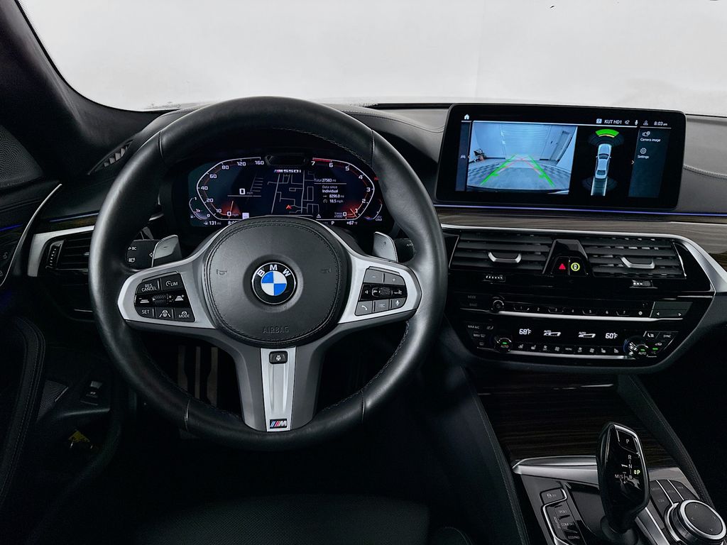 2022 BMW 5 Series M550i xDrive 23
