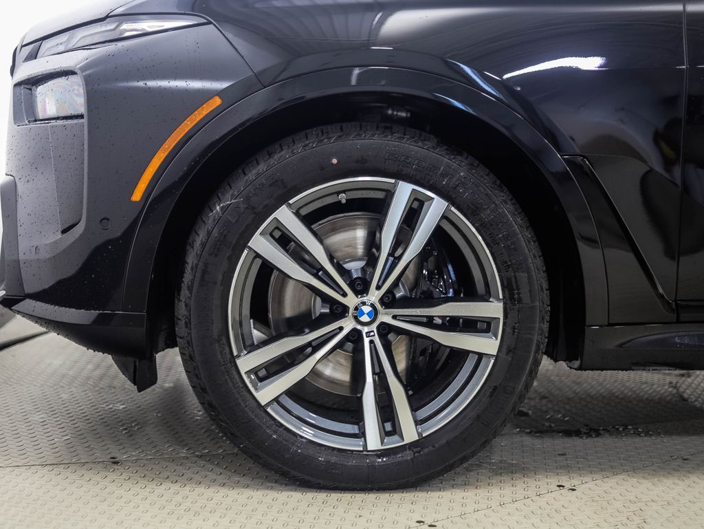 Thumbnail: 2026 BMW X7 - 3