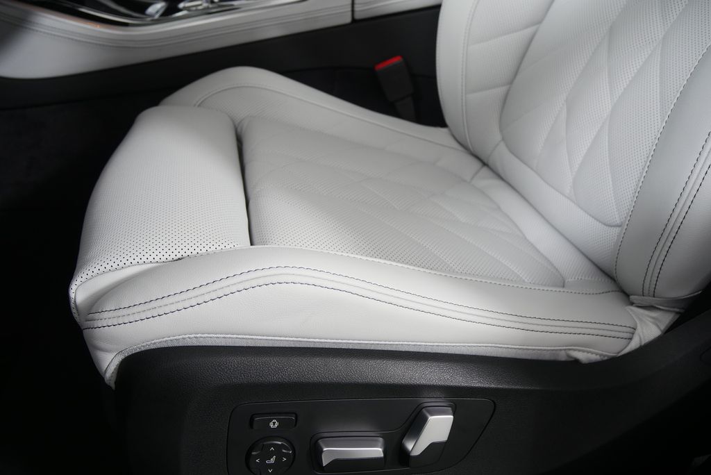 Thumbnail: 2026 BMW X5 - 9