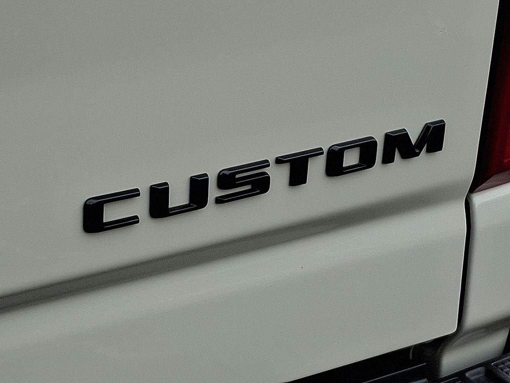 Thumbnail: 2026 Chevrolet Silverado 2500 - 12