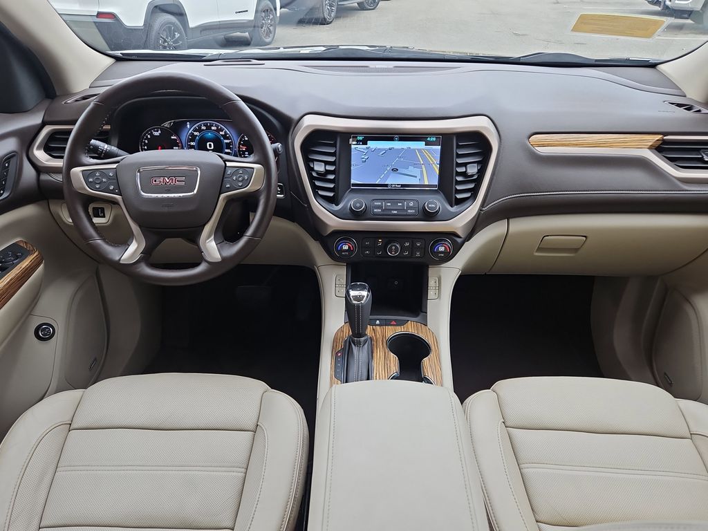 2017 GMC Acadia Denali photo