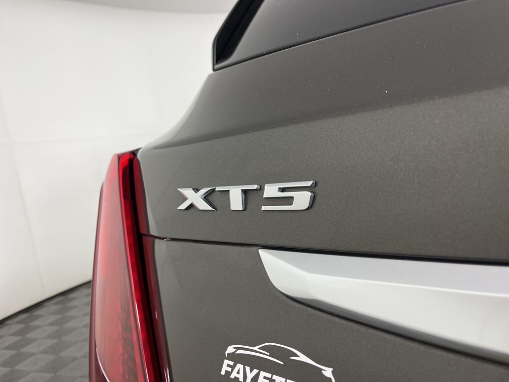 Thumbnail: 2020 Cadillac XT5 - 21