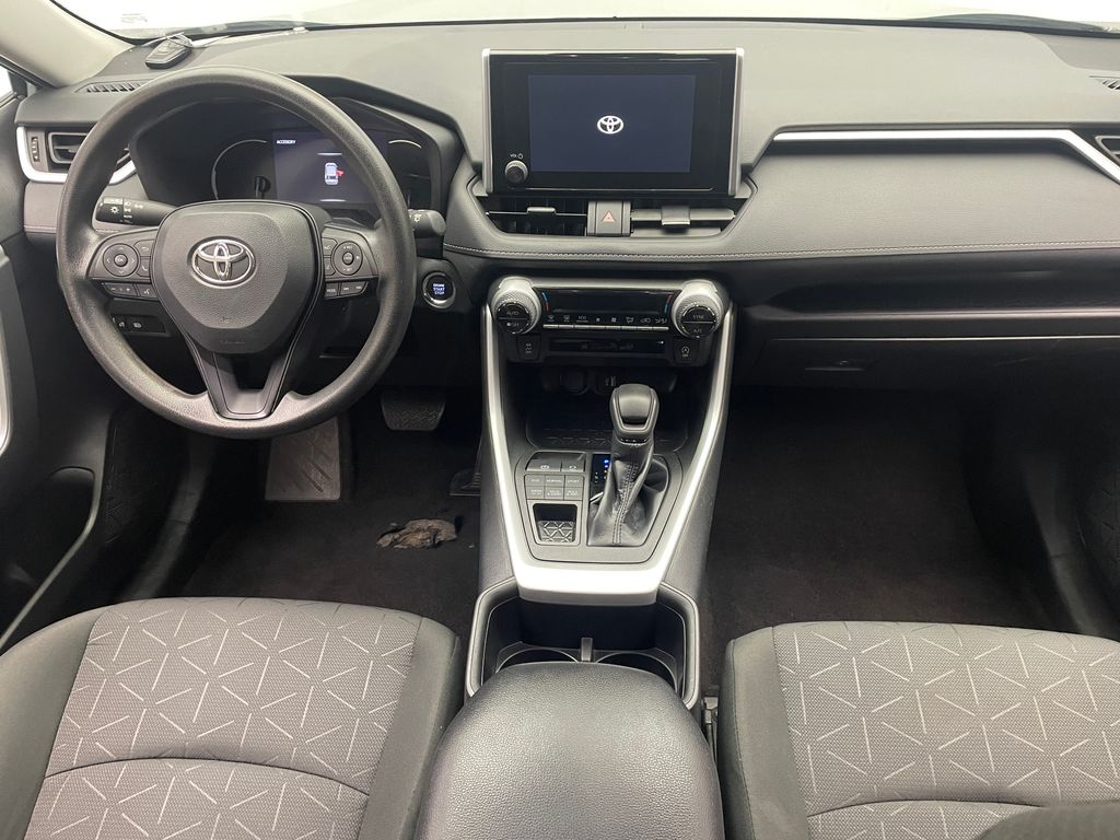 2023 Toyota RAV4 XLE 19