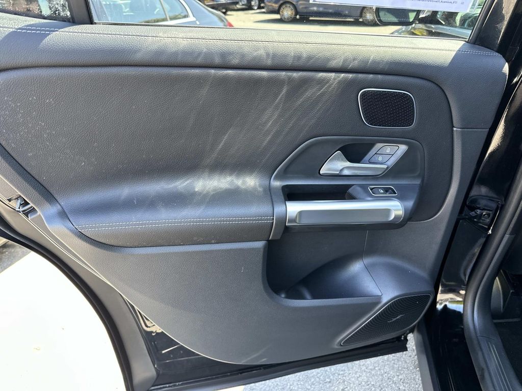 Thumbnail: 2024 Mercedes-Benz GLB - 30