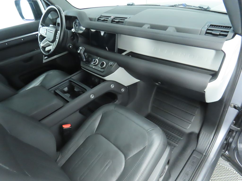 Thumbnail: 2022 Land Rover Defender - 17