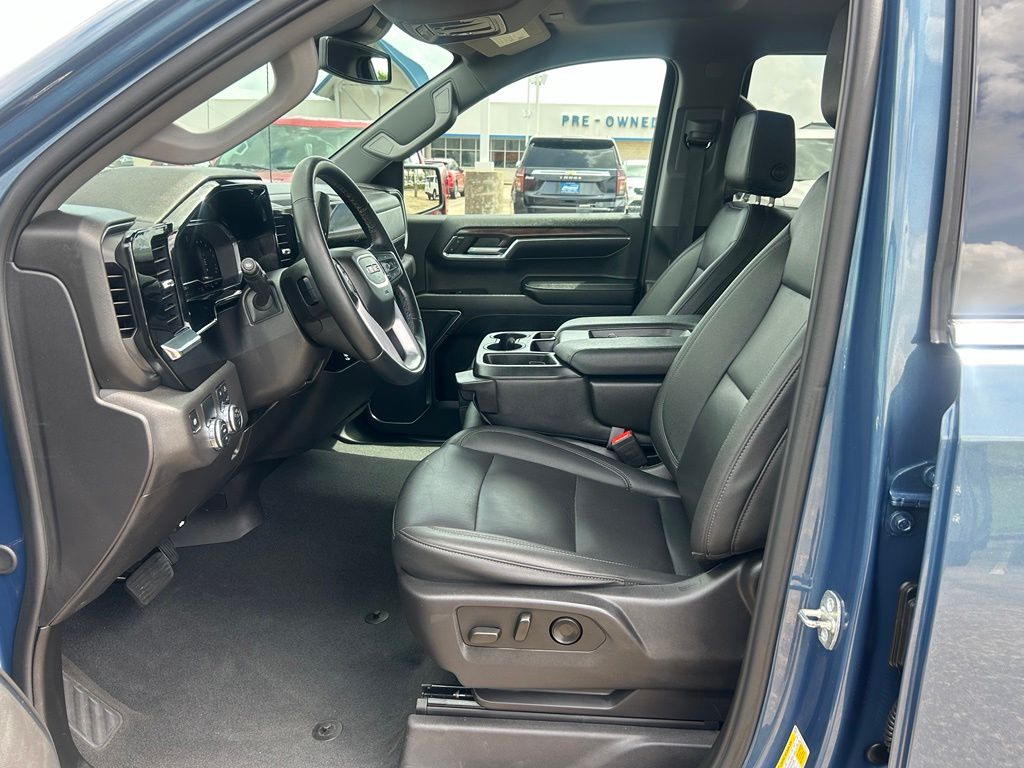 2024 GMC Sierra 1500 SLT - 8