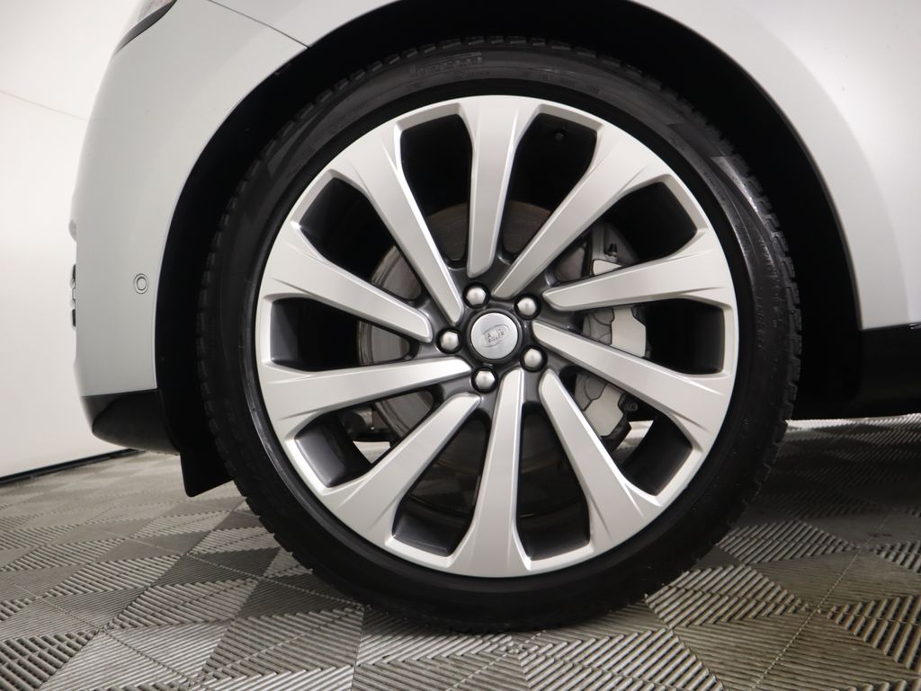 Thumbnail: 2023 Land Rover Range Rover - 31