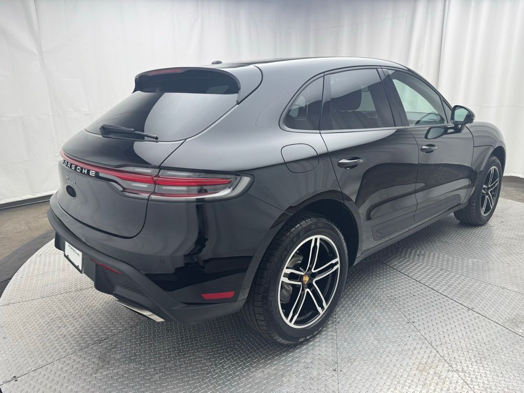 Thumbnail: 2025 Porsche Macan - 13