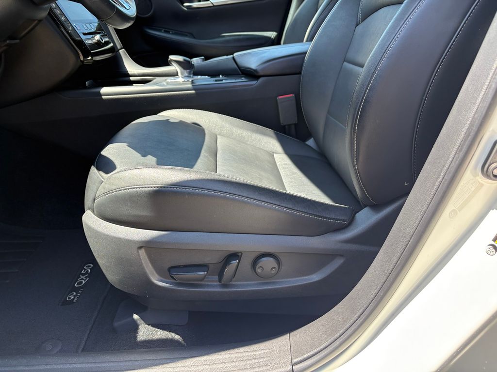 2019 INFINITI QX50 LUXE