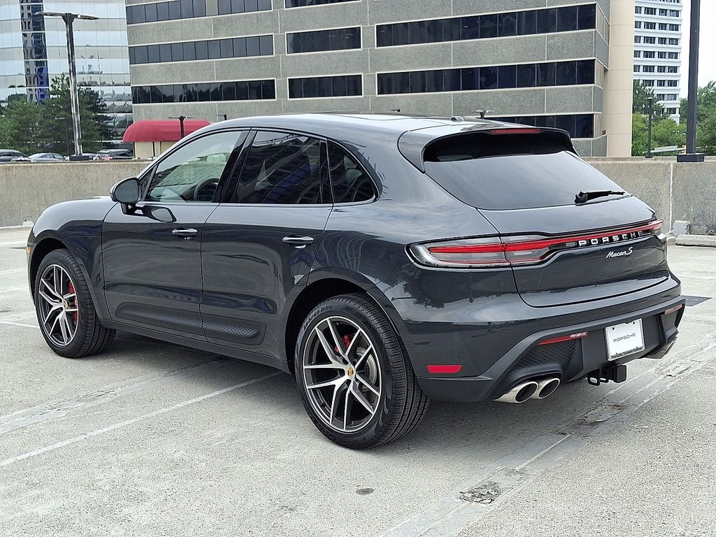 Thumbnail: 2025 Porsche Macan - 10