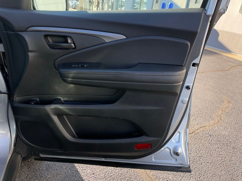 Thumbnail: 2025 Honda Ridgeline - 29