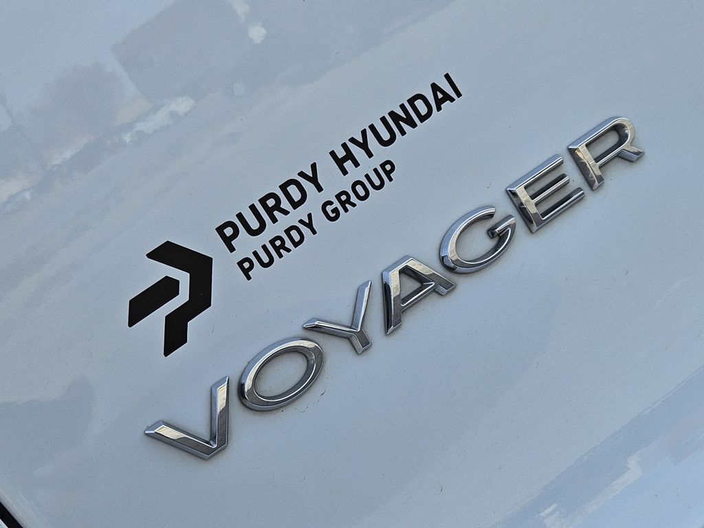 2023 Chrysler Voyager