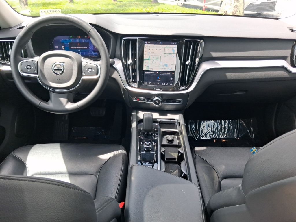 2025 Volvo S60 Core - Photo 9