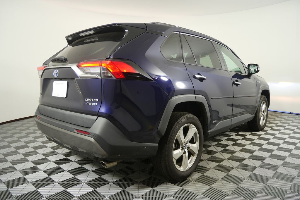 Thumbnail: 2021 Toyota RAV4 - 3