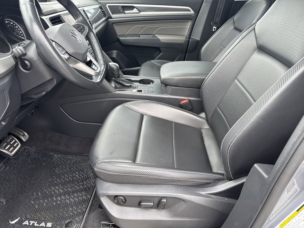 2021 Volkswagen Atlas Cross Sport 3.6L V6 SE w/Technology R-Line Gray at Community Toyota