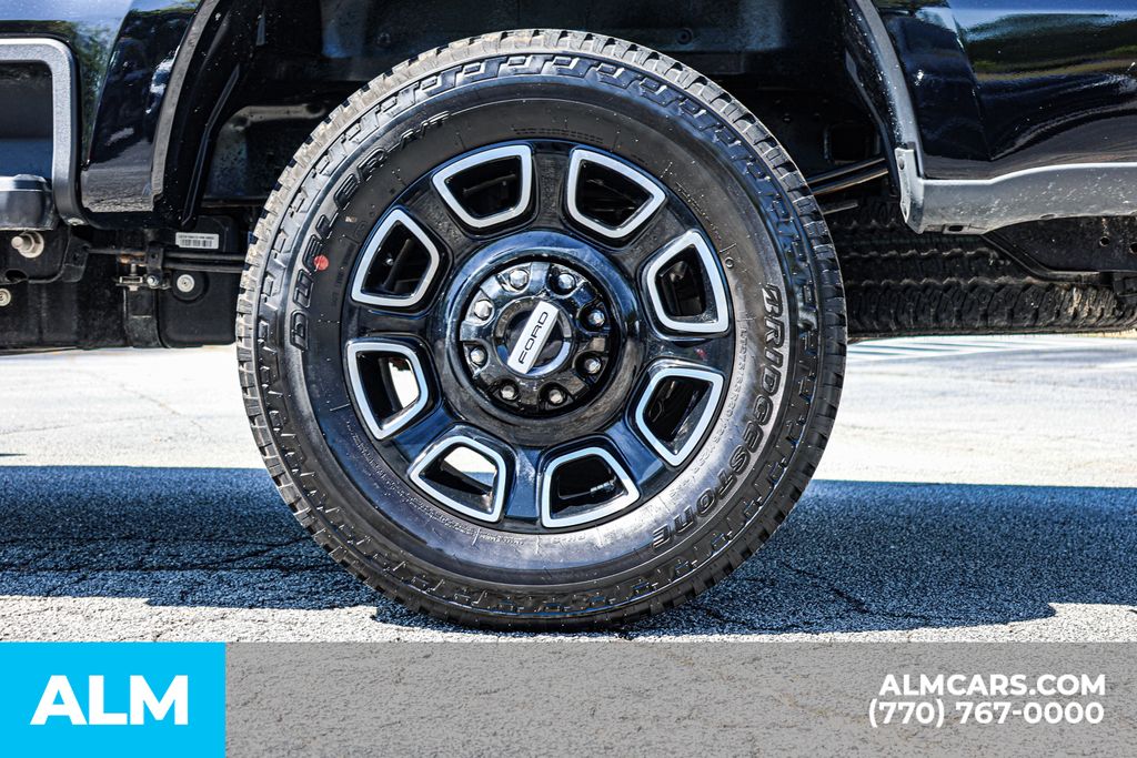 Used 2025 Black Ford Platinum image 17