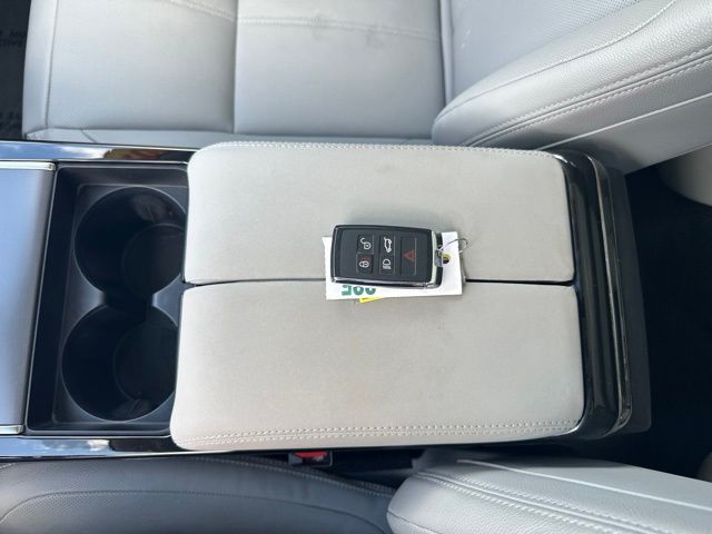 Used 2025 Land rover Range Rover Velar SUV