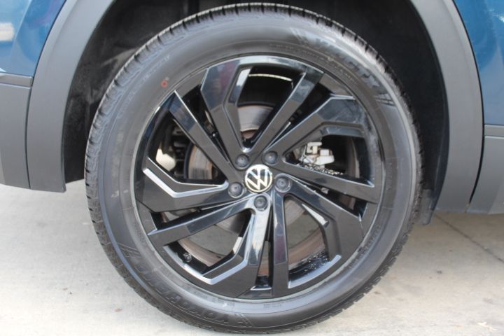 Used Car 2022 Volkswagen Atlas  2.0t Se W/technology For Sale Under $25,000 In Georgetown, Texas